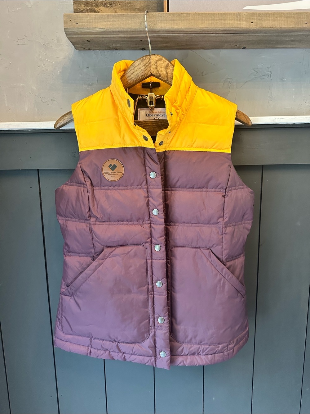 Obermeyer Women’s Mila Down Vest sz M Warm Ski Snow Vintage Vine Retro